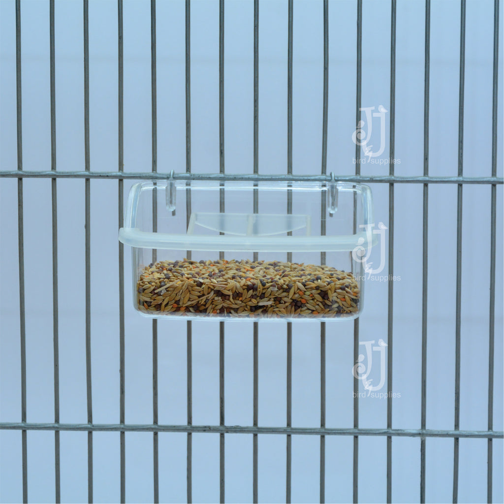 Feeding pot with grid